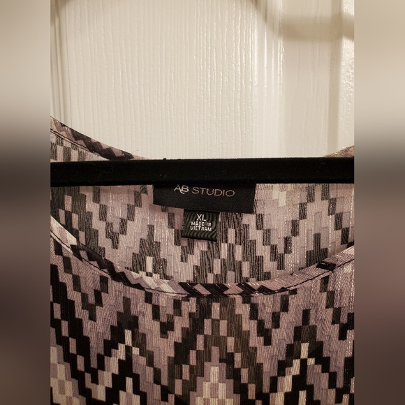 AB Studio Metallic Top with Built-in Tank XL - Picture 7 of 12